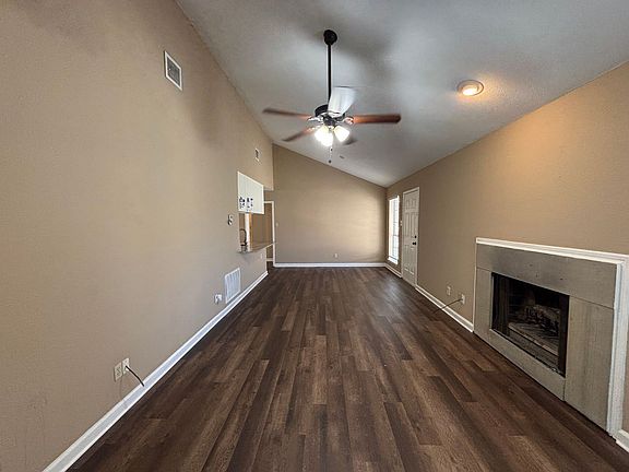 3rd image of 2422-2424 Sherry St #2422
