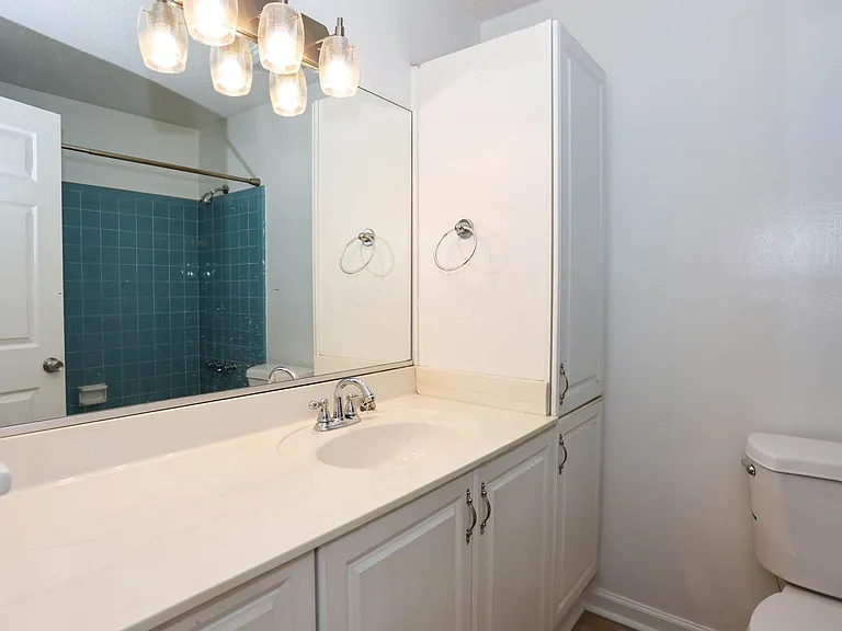 3165 Laura Ln — Photo 6