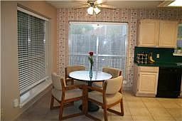 4th image of 1204 Gulfton Dr