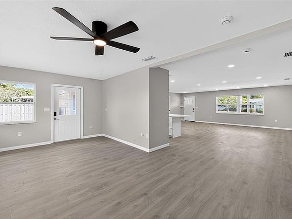 5th image of 6224 7TH AVENUE DRIVE W