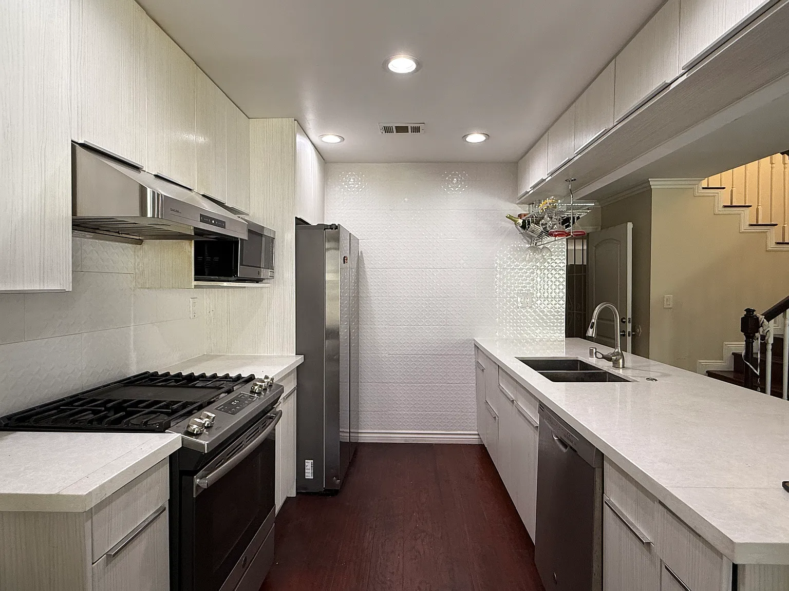 2 bed, 1400 sqft, $2,500 — Photo 3