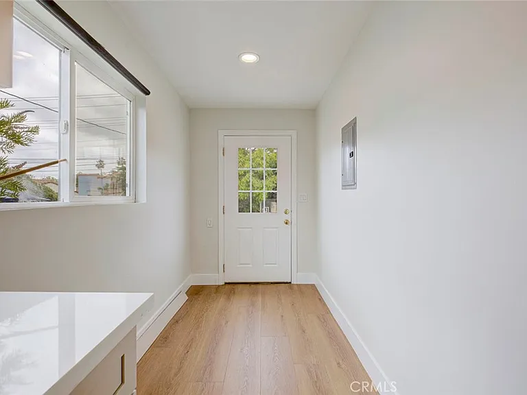 1333 Western Ave — Photo 11