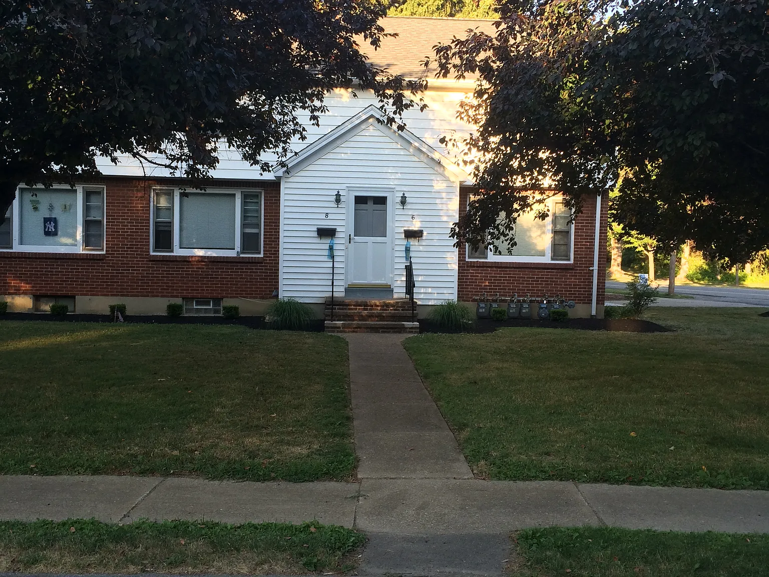 2 bed, 900 sqft, $1,325 — Photo 1