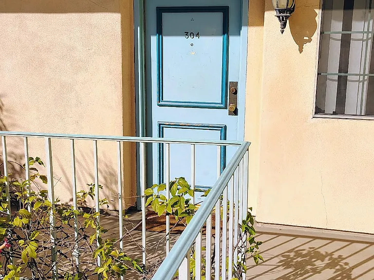 640 Veteran Ave #304 — Photo 9