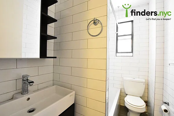 Rented by Clove Realty LLC | media 25