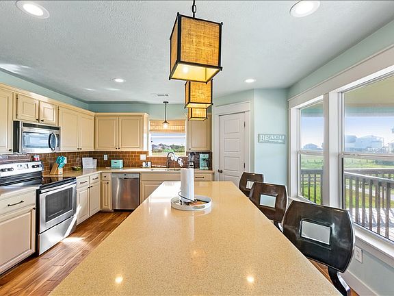5th image of 157 Verdia Dr