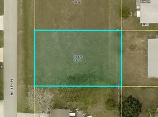 1225 NE 4th Pl, Cape Coral, FL 33909
