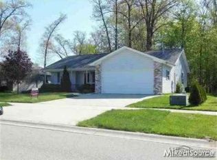 9525 Rachel Rd, Algonac, MI 48001