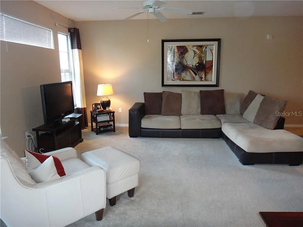 3 bed, 2.0 bath, 1389 sqft, $5,000 — Photo 4