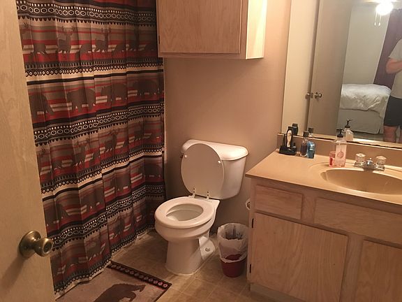 2nd image of 1710 E L St APT E