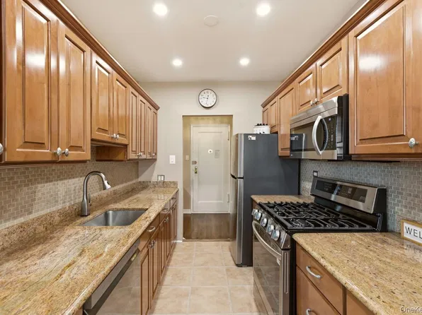 162-41 Powells Cove Boulevard #4S, Whitestone, NY 11357