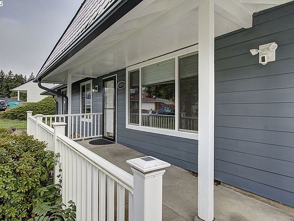 4th image of 1019 NE 86th Ave