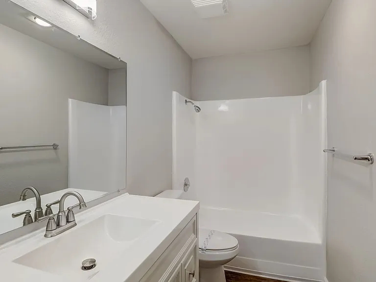 Point Loma Bay Apartments | Coastal Living Near the Beach — Photo 44