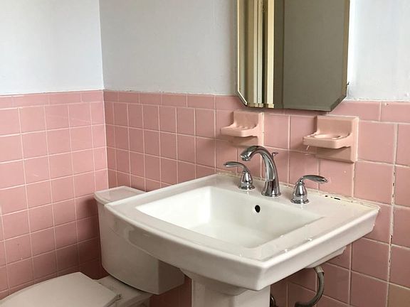 4th image of 2 Van Wart Ave #4509