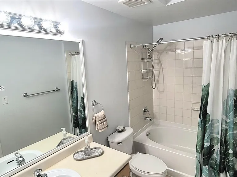 6001 SW 70th St #215 — Photo 9