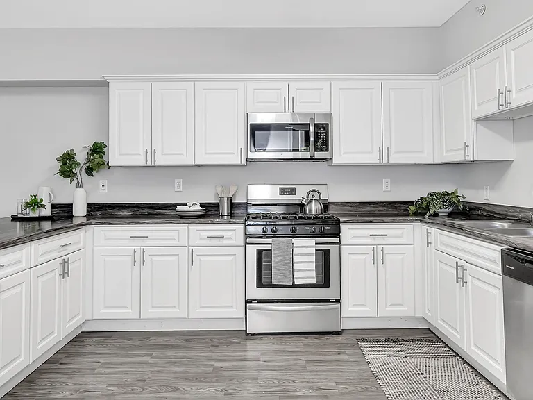 Embrace your college journey with a kitchen boasting abundant storage and state-of-the-art appliances. Say farewell to dorm snacks; fill your space with the best ingredients and unleash your culinary creativity here.