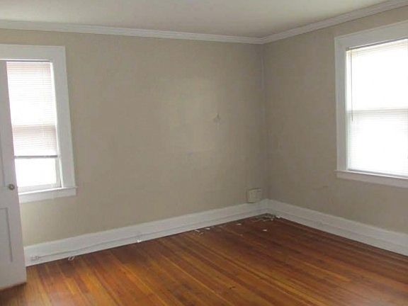 4th image of 18 Virginia Ave