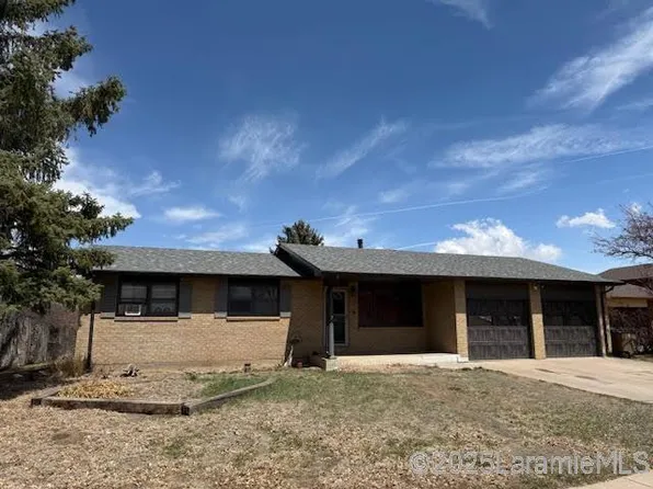 1713 Arnold St, Laramie, WY 82070