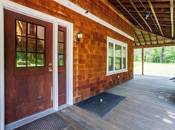 2nd image of 299 Sterling Rd