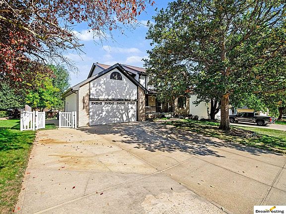 2nd image of 1016 Tekamah Ln