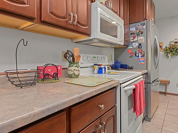 3rd image of 7180 Maple North Dr