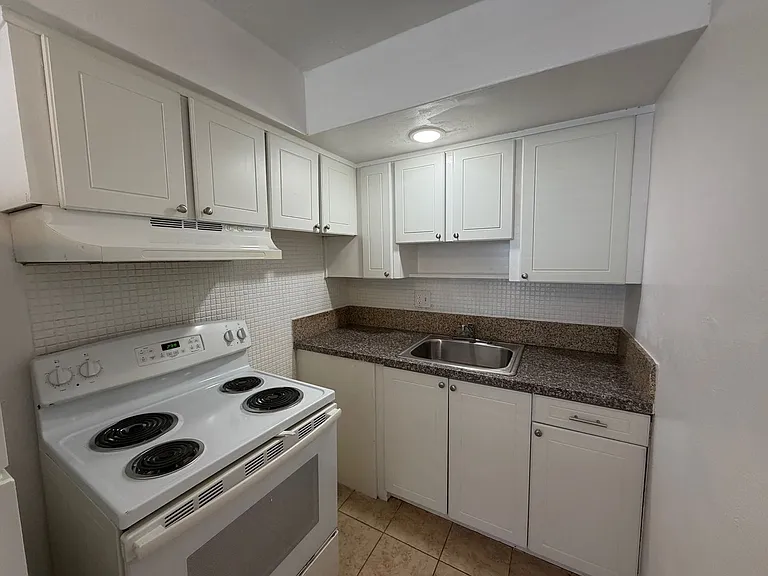 123 Erie St — Photo 14