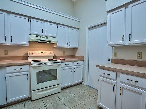 5th image of 3561 NE Tubbercurry Ct