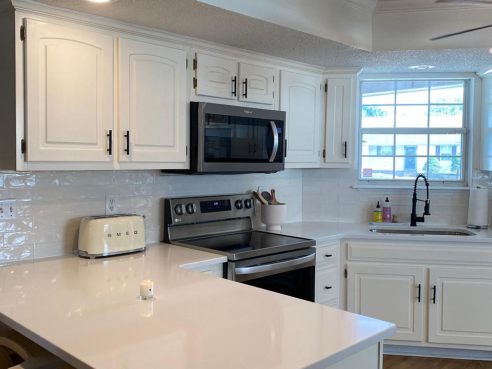 1st image of 4405 Kings Lake Ct