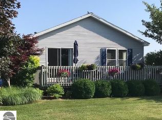 3319 Lakeland Dr, Arcadia, MI 49613