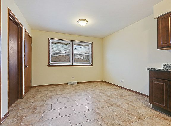 4th image of 403 Jeffery Ave
