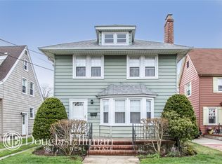 111 E Beverly Pkwy, Valley Stream, NY 11580