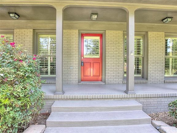 2nd image of 5575 Lake Forrest Dr