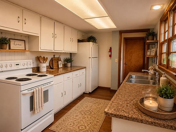 3rd image of 4435 E Etter Dr