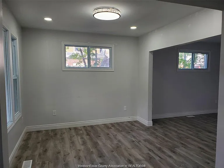 348 Caroline St — Photo 10