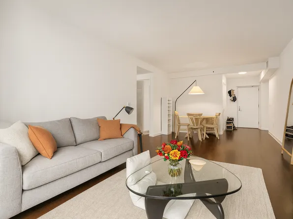 20 River Terrace image 4 of 14