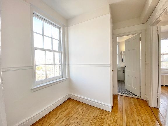 4th image of 51 W 86th St APT 1205