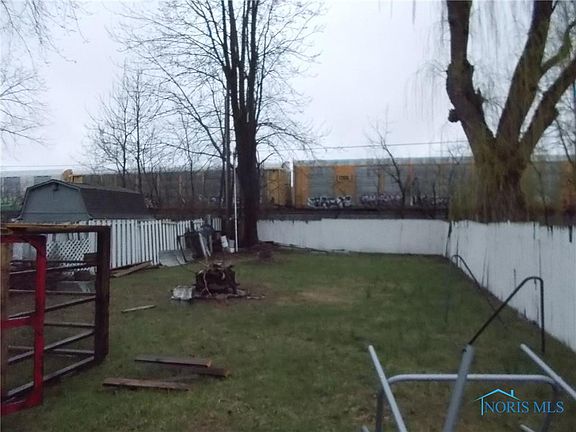 3rd image of 2332 Airline Ave