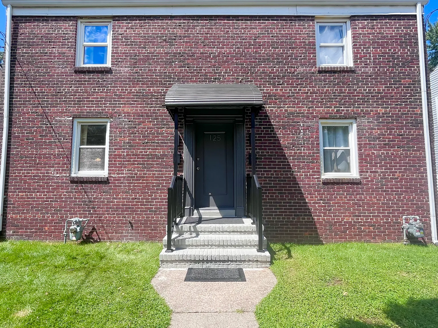 2 bed, 800 sqft, $2,250 — Photo 2