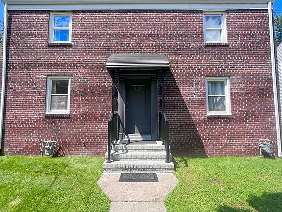 2nd image of 125 Roosevelt Ave