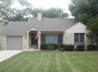 6117 N Santa Monica Blvd, Whitefish Bay, WI 53217