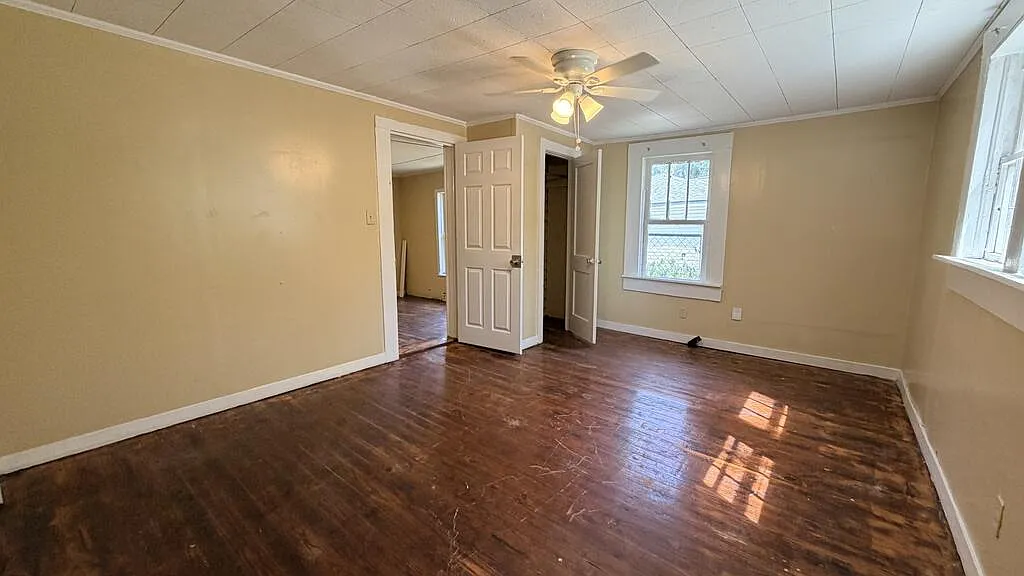 3 bed, 2.0 bath, 1385 sqft, $1,100 — Photo 4