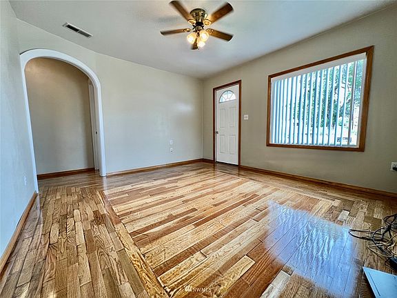 Living room w original fir wood floors