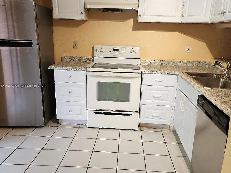 4147 NW 19th St #4147 — Photo 1