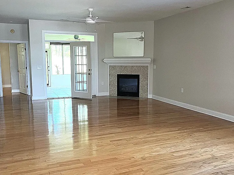 Great Room w/Fireplace
