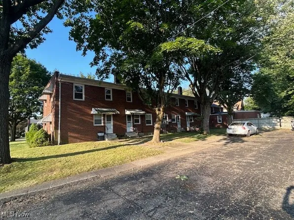 805 Spangler Rd NE, Canton, OH 44714