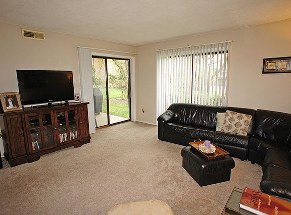4th image of 1255 N Sterling Ave Unit 116