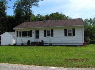 5 Brookdale Dr, Ashaway, RI 02804