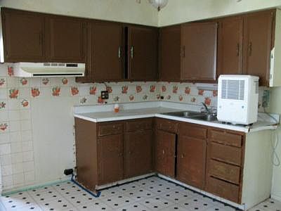 3rd image of 560 Roberts Ave