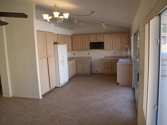 3rd image of 1308 W Michelle Dr