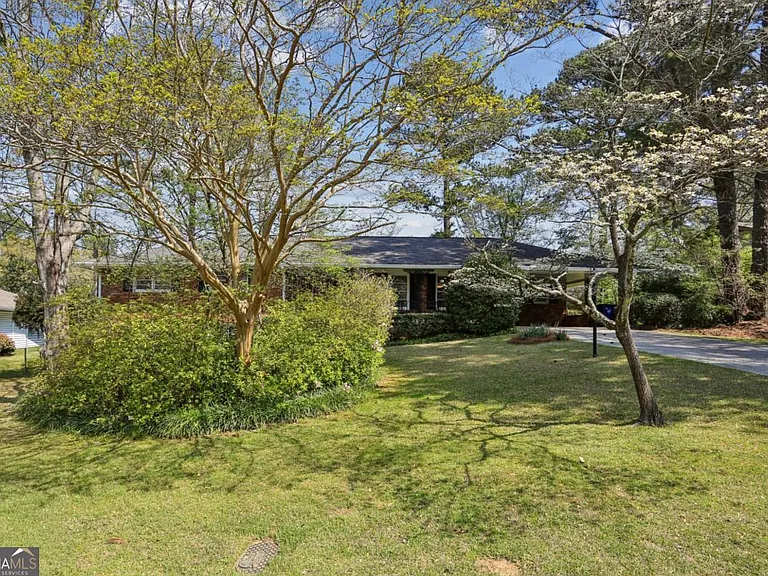 2888 Bonanza Dr — Photo 31